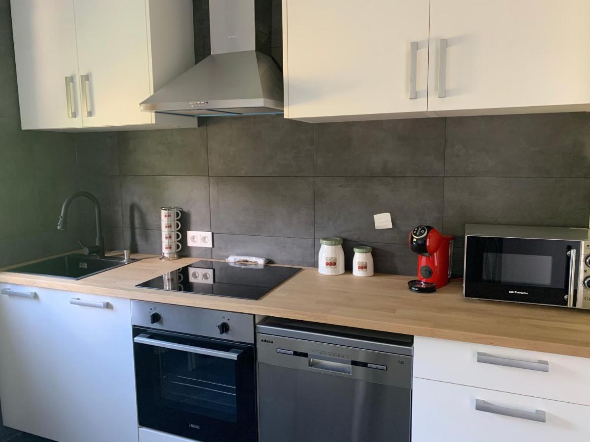 Apartamento A Casa Vermella con jardín a 10 minutos de Santiago de Compostela Ortono Exterior foto