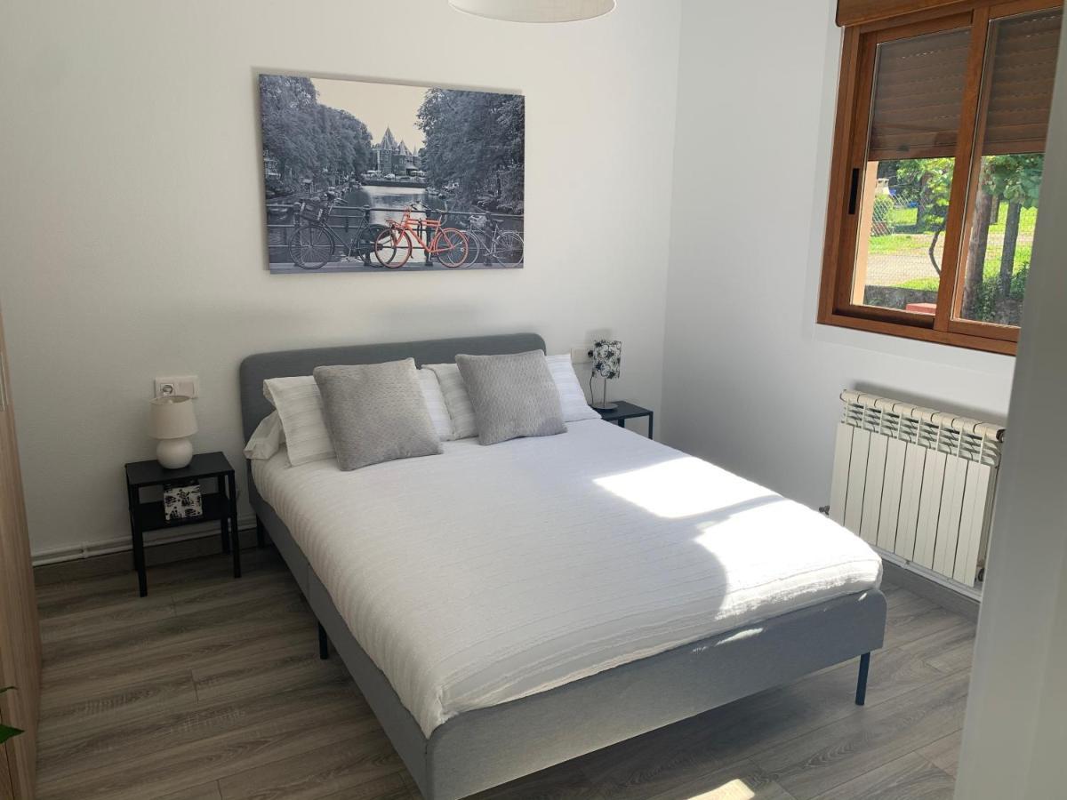 Apartamento A Casa Vermella con jardín a 10 minutos de Santiago de Compostela Ortono Exterior foto