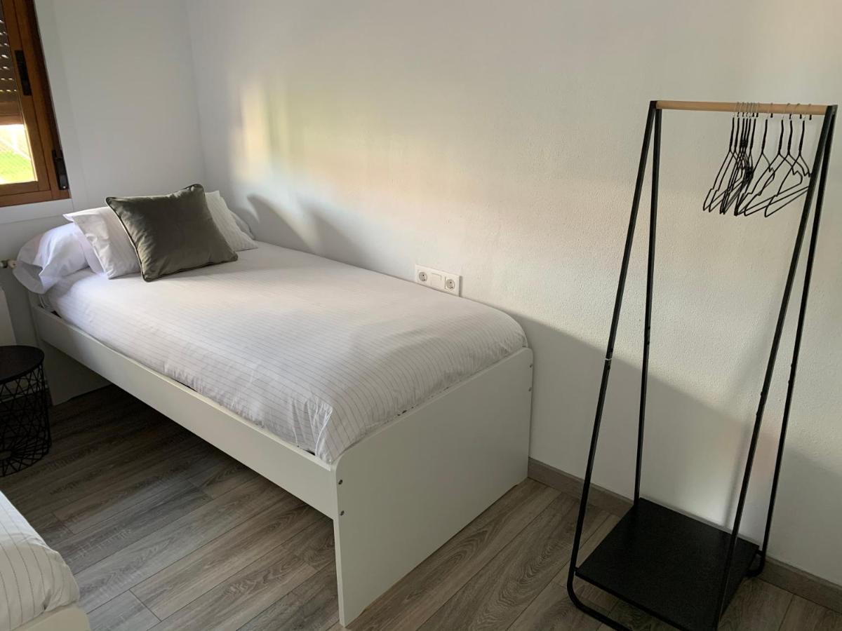 Apartamento A Casa Vermella con jardín a 10 minutos de Santiago de Compostela Ortono Exterior foto