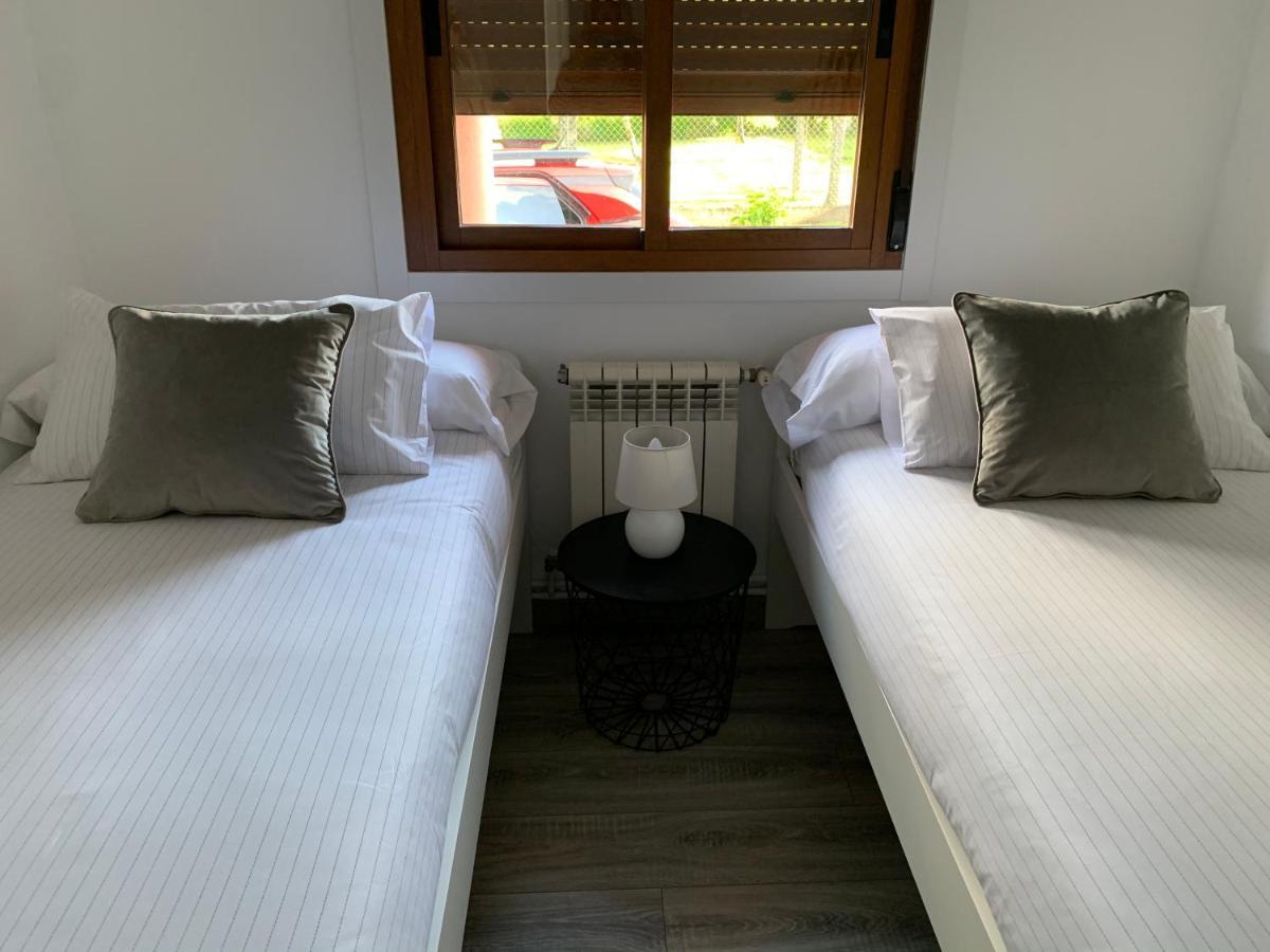 Apartamento A Casa Vermella con jardín a 10 minutos de Santiago de Compostela Ortono Exterior foto