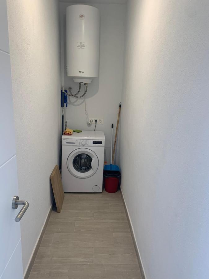 Apartamento A Casa Vermella con jardín a 10 minutos de Santiago de Compostela Ortono Exterior foto