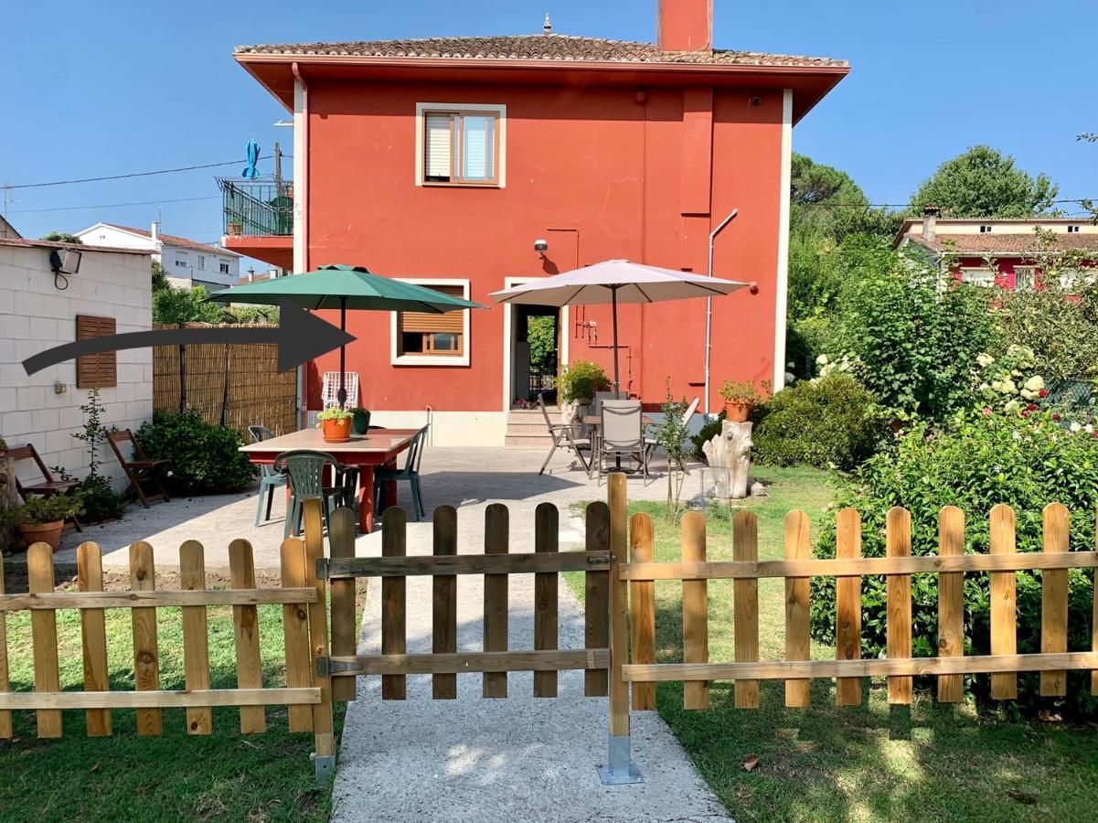 Apartamento A Casa Vermella con jardín a 10 minutos de Santiago de Compostela Ortono Exterior foto
