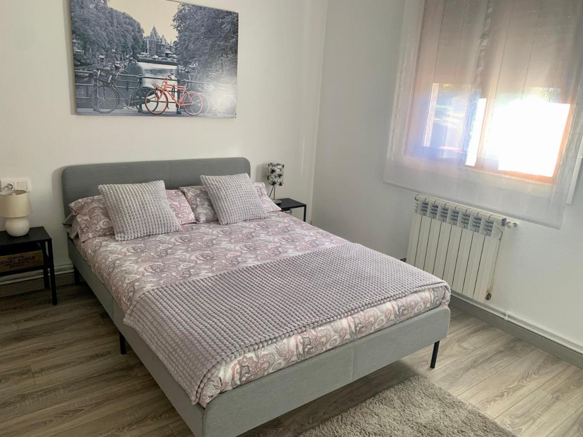 Apartamento A Casa Vermella con jardín a 10 minutos de Santiago de Compostela Ortono Exterior foto